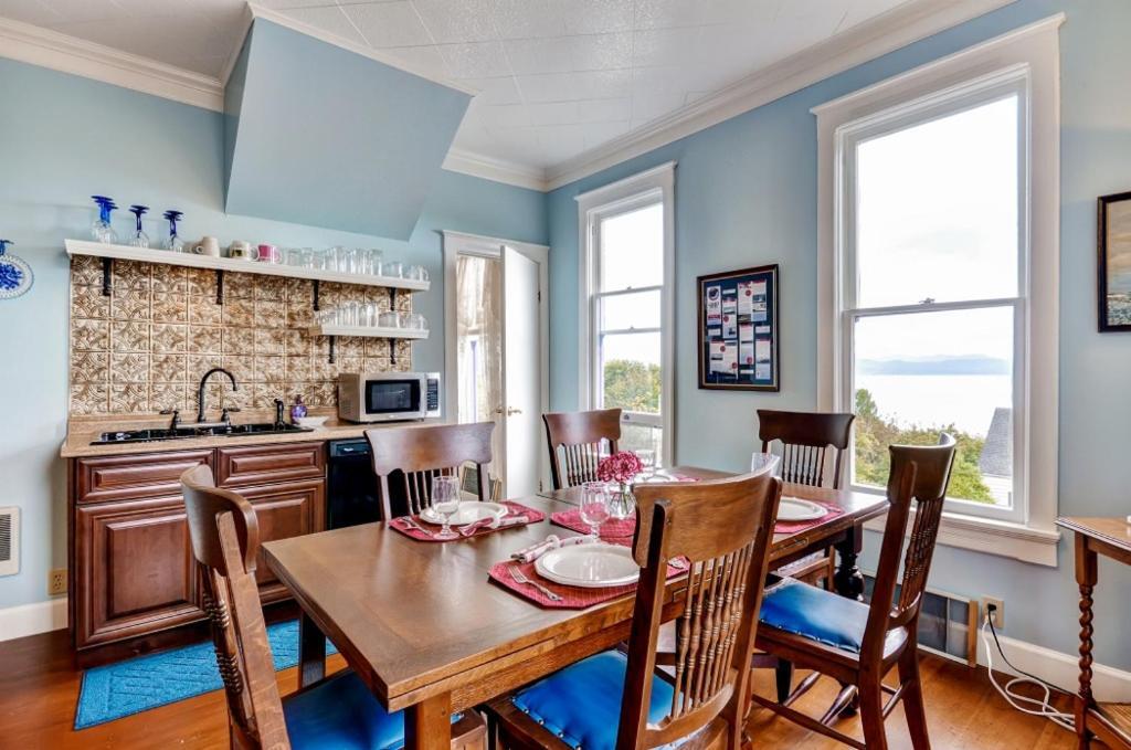 Astoria Painted Lady Historic Apt With River View! Eksteriør bilde