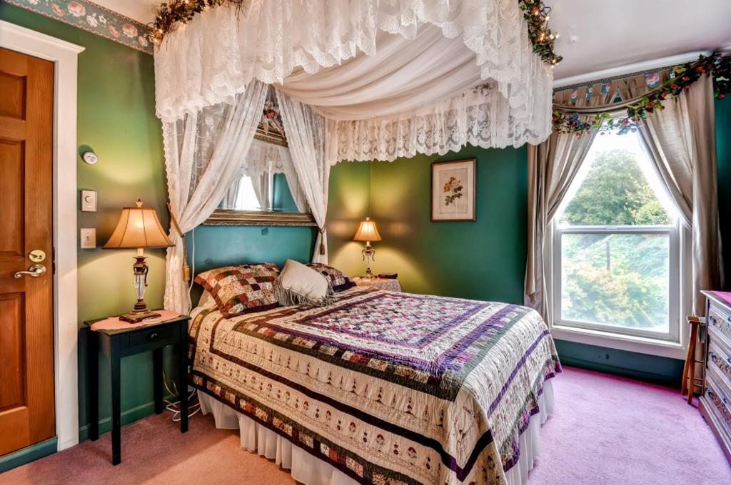 Astoria Painted Lady Historic Apt With River View! Eksteriør bilde